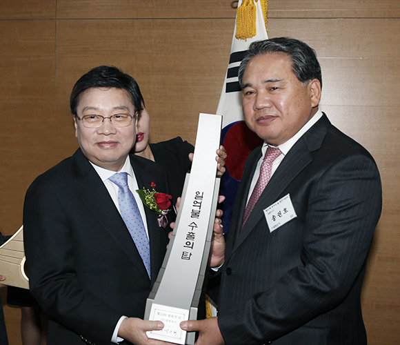Hankook Engineering Works – About Us, History, 2010~2018, 2015, Awarded Top Export of USD100 Million